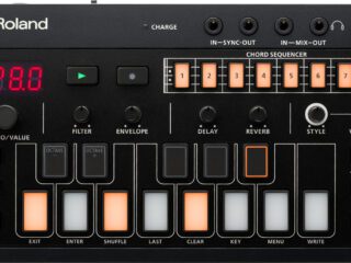 Roland J-6 CHORD SYNTHESIZER