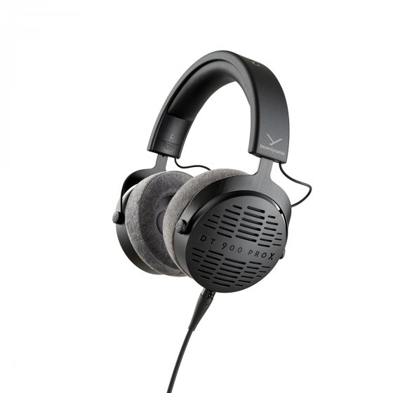 beyerdynamic-dt-900-pro-x-perspective.jpg