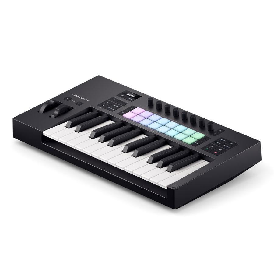 Novation Launchkey 25 MK4 MIDI controller keyboard